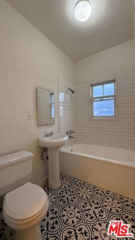 2795 W 8th Street 406, Los Angeles, CA 90005