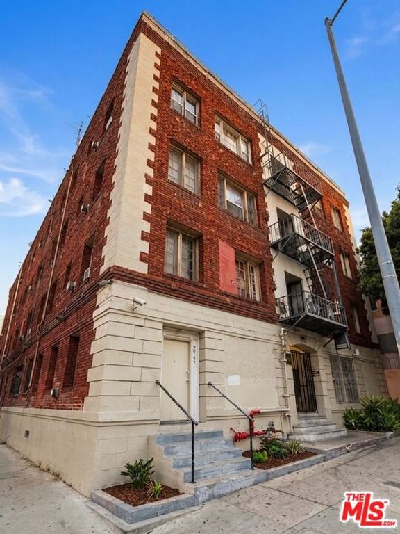 2795 W 8th Street 406, Los Angeles, CA 90005