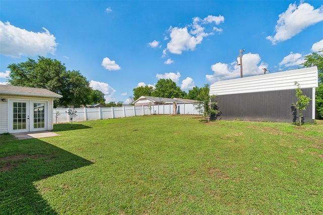 2103 N Tucker Avenue, Shawnee, OK 74804