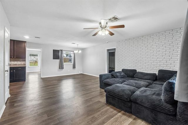 2103 N Tucker Avenue, Shawnee, OK 74804