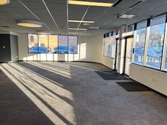 1724 W Lawrence Avenue, Chicago, IL 60640