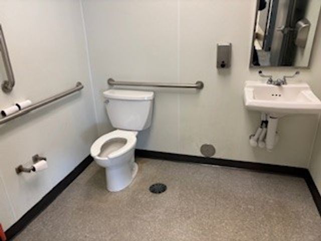 1724 W Lawrence Avenue, Chicago, IL 60640