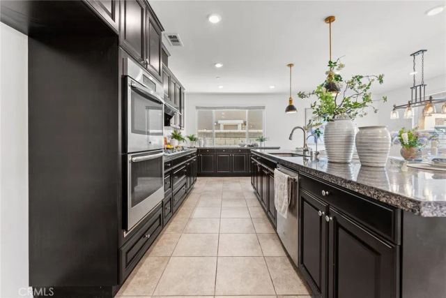 6826 Meander Way, Jurupa Valley, CA 91752