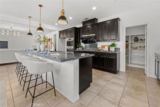6826 Meander Way, Jurupa Valley, CA 91752