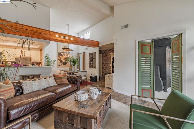 6382 Buena Vista Dr B, Newark, CA 94560