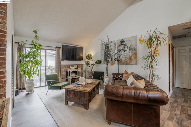 6382 Buena Vista Dr B, Newark, CA 94560