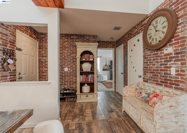 6382 Buena Vista Dr B, Newark, CA 94560