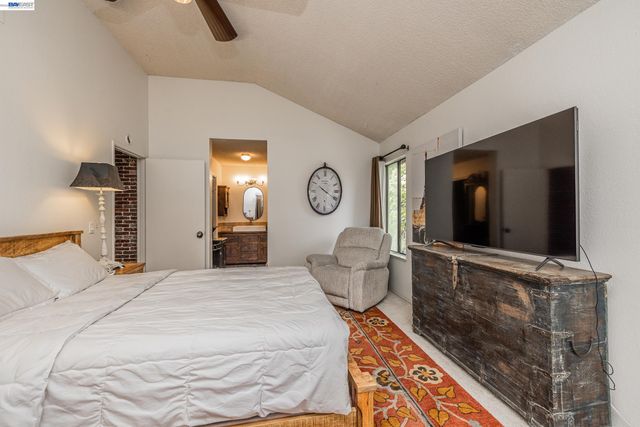 6382 Buena Vista Dr B, Newark, CA 94560