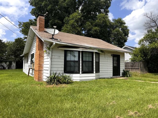 414 W 4th St., Mt Pleasant, TX 75455