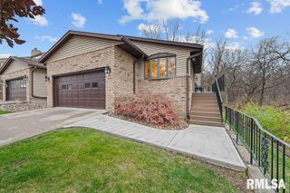 880 47TH Avenue # 2, East Moline, IL 61244