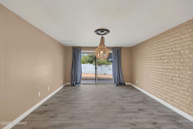 2572 W Calle Genova, Tucson, AZ 85745