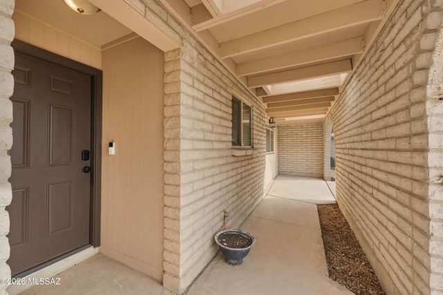 2572 W Calle Genova, Tucson, AZ 85745