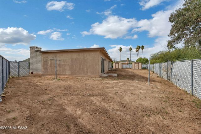 2572 W Calle Genova, Tucson, AZ 85745