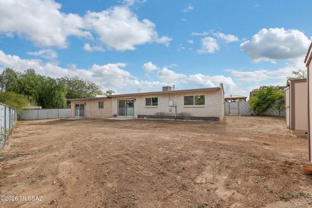 2572 W Calle Genova, Tucson, AZ 85745
