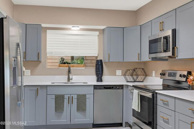 2572 W Calle Genova, Tucson, AZ 85745