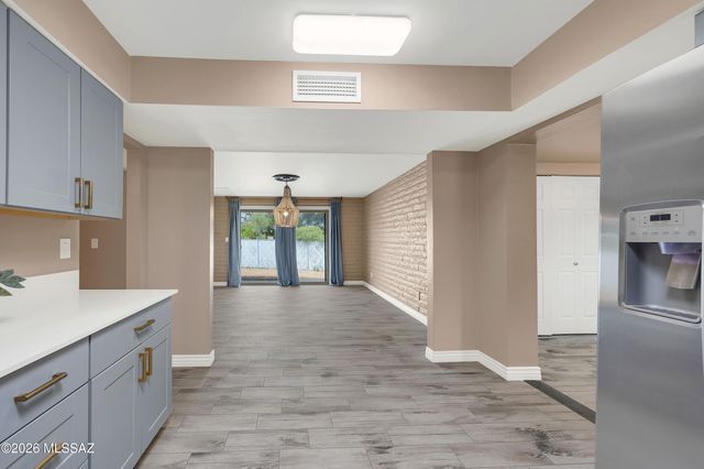 2572 W Calle Genova, Tucson, AZ 85745