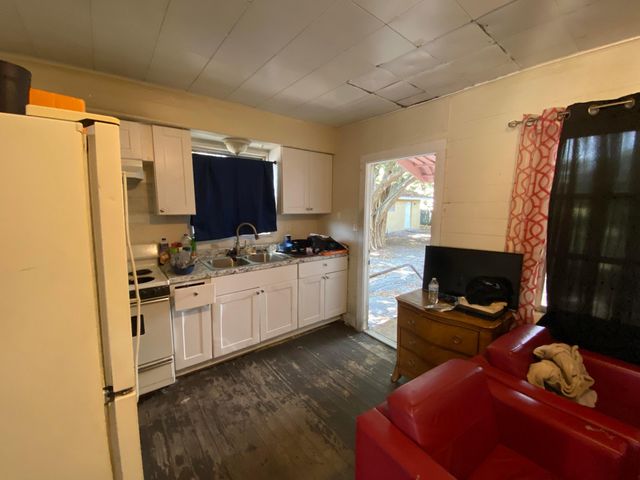 1409 NE 5th Terrace 1-2, Fort Lauderdale, FL 33304