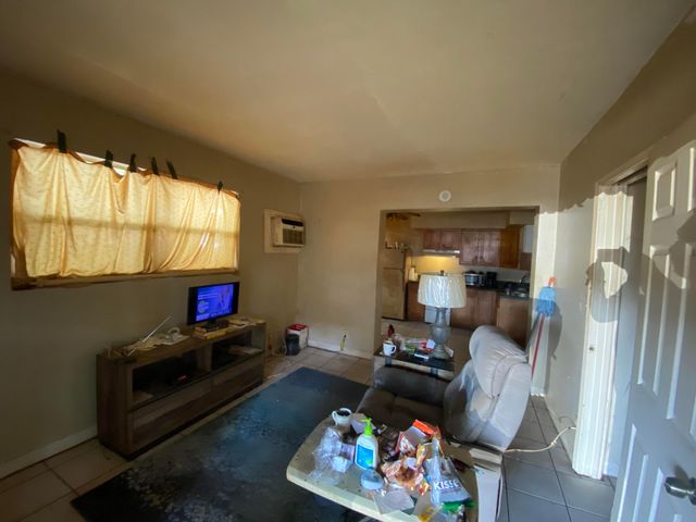 1409 NE 5th Terrace 1-2, Fort Lauderdale, FL 33304