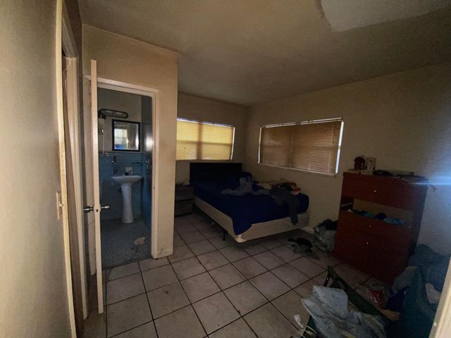 1409 NE 5th Terrace 1-2, Fort Lauderdale, FL 33304