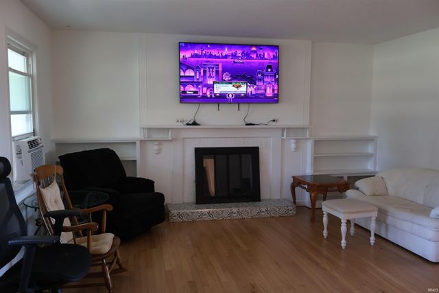 1425 Main Street, Grandview, IN 47615