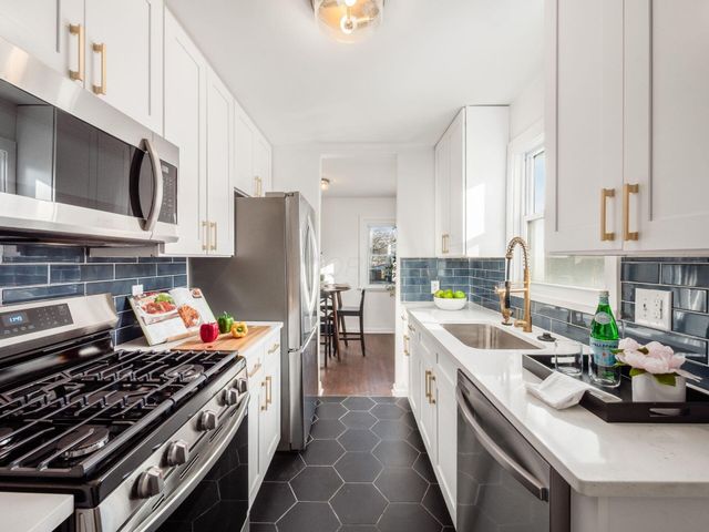 669 Brookside Drive, Columbus, OH 43209