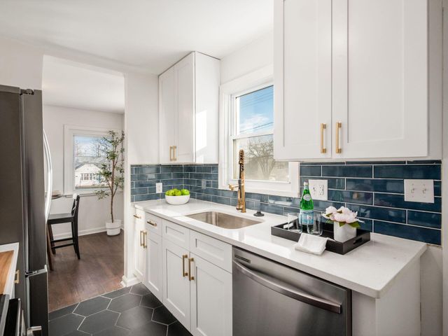 669 Brookside Drive, Columbus, OH 43209