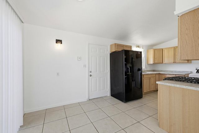 6530 Kemp Way, North Highlands, CA 95660