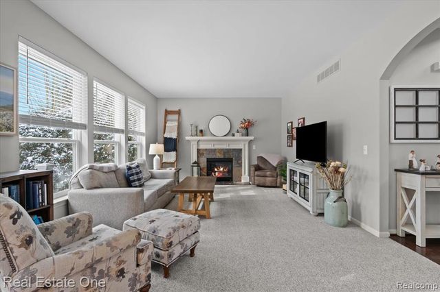 924 Riverstone Court, Milford, MI 48381