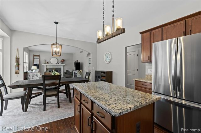 924 Riverstone Court, Milford, MI 48381