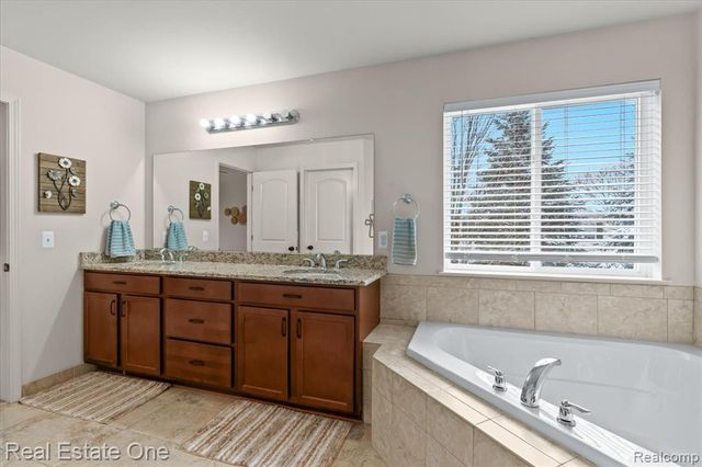 924 Riverstone Court, Milford, MI 48381