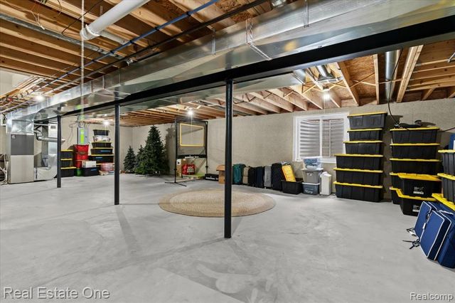 924 Riverstone Court, Milford, MI 48381