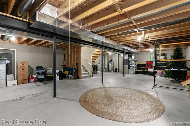 924 Riverstone Court, Milford, MI 48381