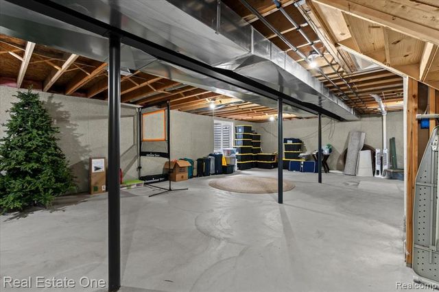 924 Riverstone Court, Milford, MI 48381