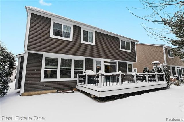 924 Riverstone Court, Milford, MI 48381