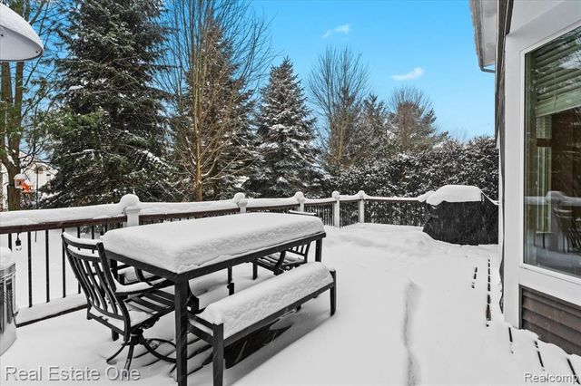 924 Riverstone Court, Milford, MI 48381