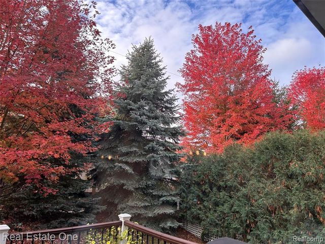 924 Riverstone Court, Milford, MI 48381