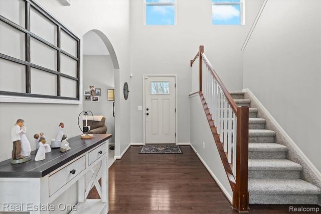 924 Riverstone Court, Milford, MI 48381