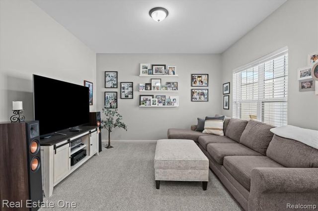 924 Riverstone Court, Milford, MI 48381