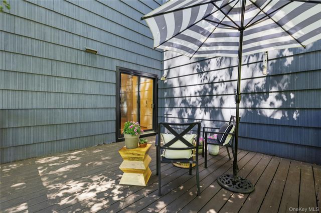 2 Sherwood Place, Scarsdale, NY 10583