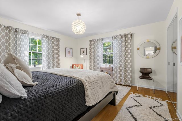 2 Sherwood Place, Scarsdale, NY 10583