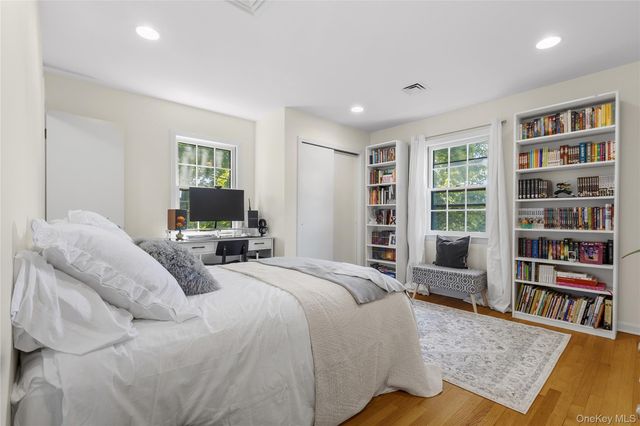 2 Sherwood Place, Scarsdale, NY 10583