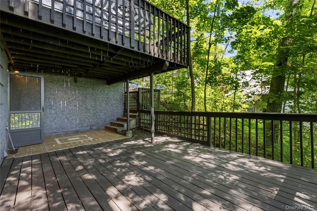 2 Sherwood Place, Scarsdale, NY 10583