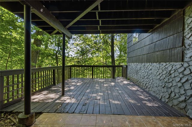 2 Sherwood Place, Scarsdale, NY 10583