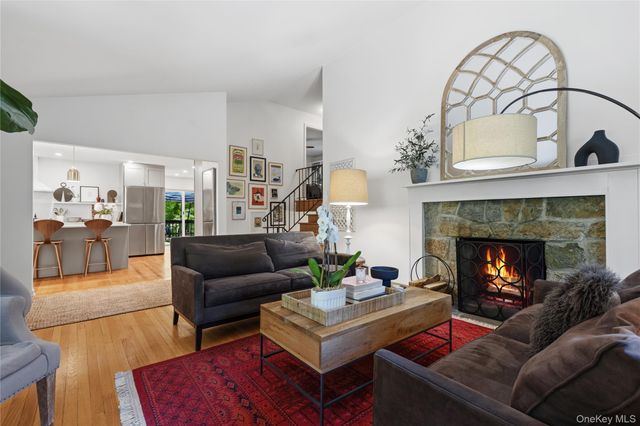 2 Sherwood Place, Scarsdale, NY 10583
