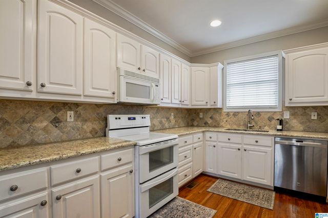 1524 JACOBS CIRCLE, Vestavia Hills, AL 35216