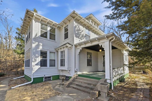 103 S 3RD Street, Council Bluffs, IA 51503