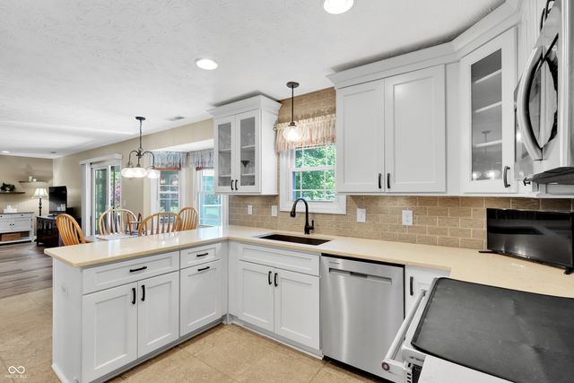 13077 Lansdowne Drive, Fishers, IN 46038