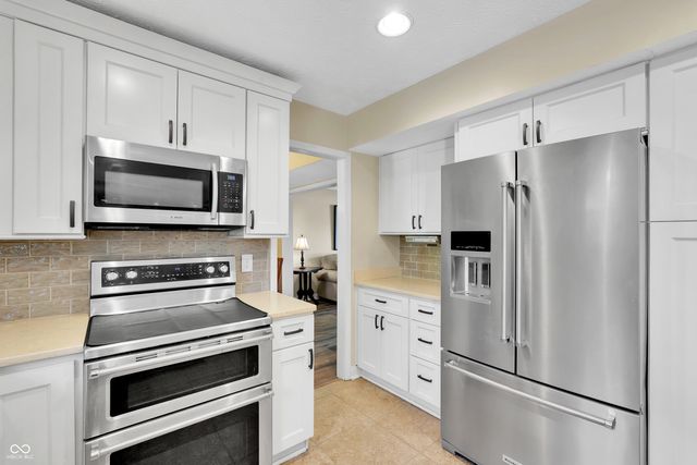 13077 Lansdowne Drive, Fishers, IN 46038