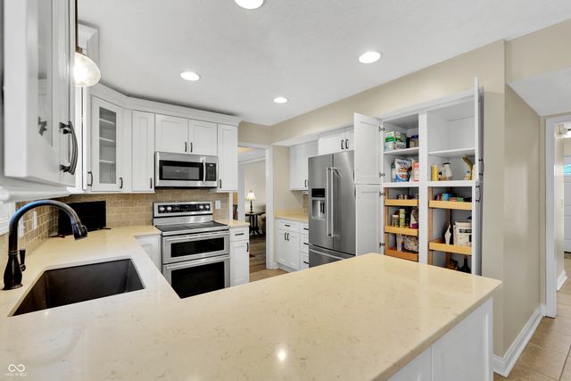 13077 Lansdowne Drive, Fishers, IN 46038