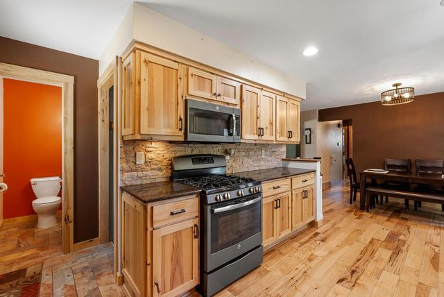 5426 Middleton DRIVE, Greendale, WI 53129